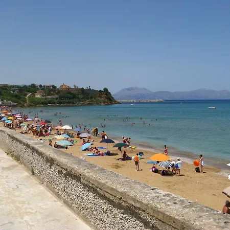 Dora Casa vacanze Trappeto (Sicily)